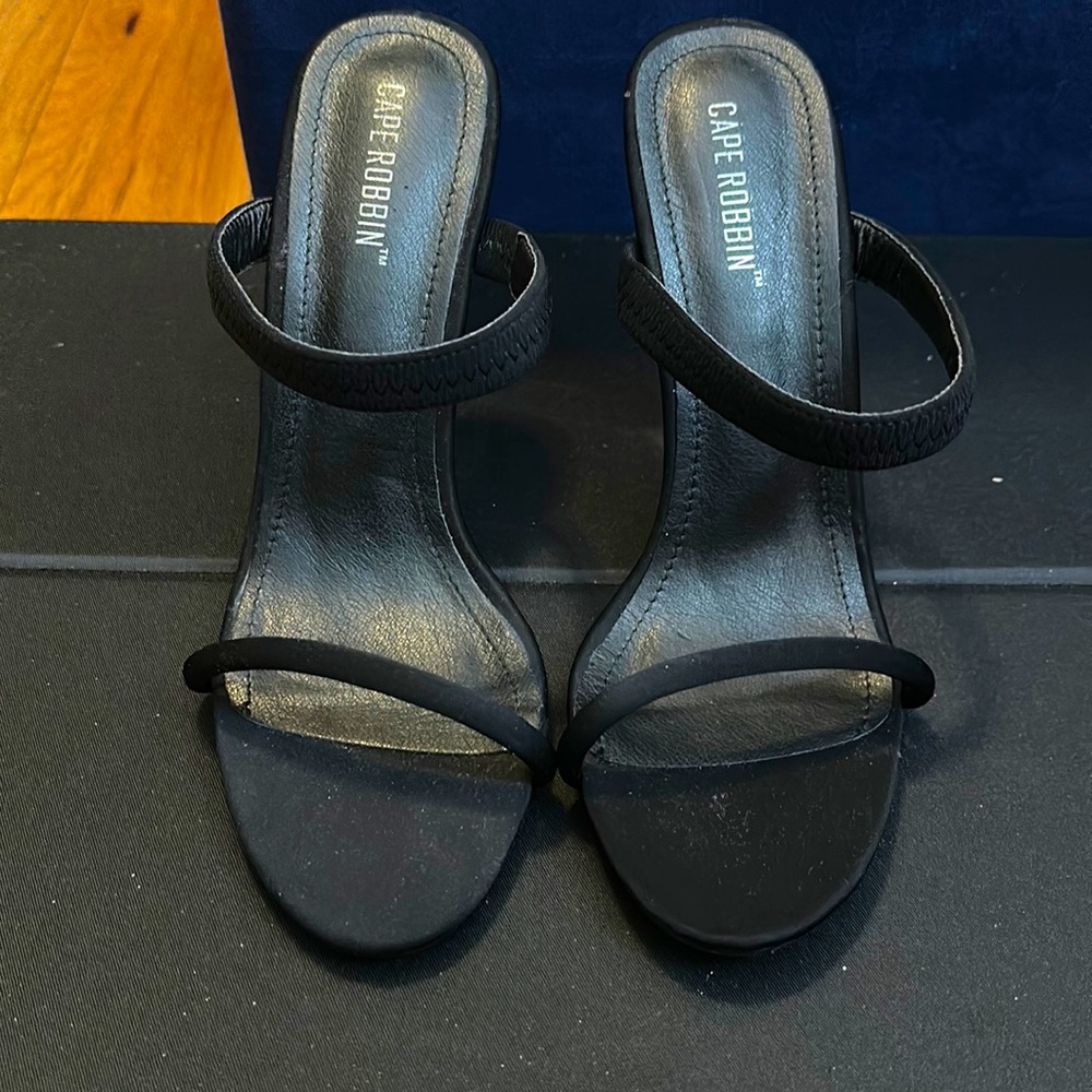 Cape Robbin heels